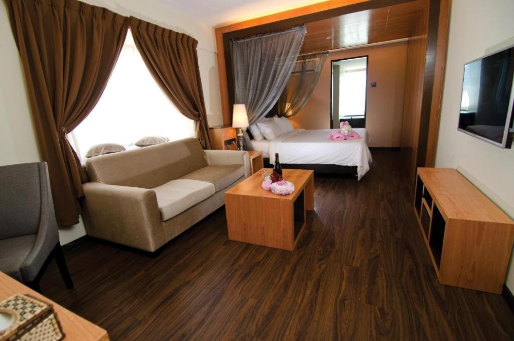 C'Haya Hotel Кота-Кинабалу Экстерьер фото