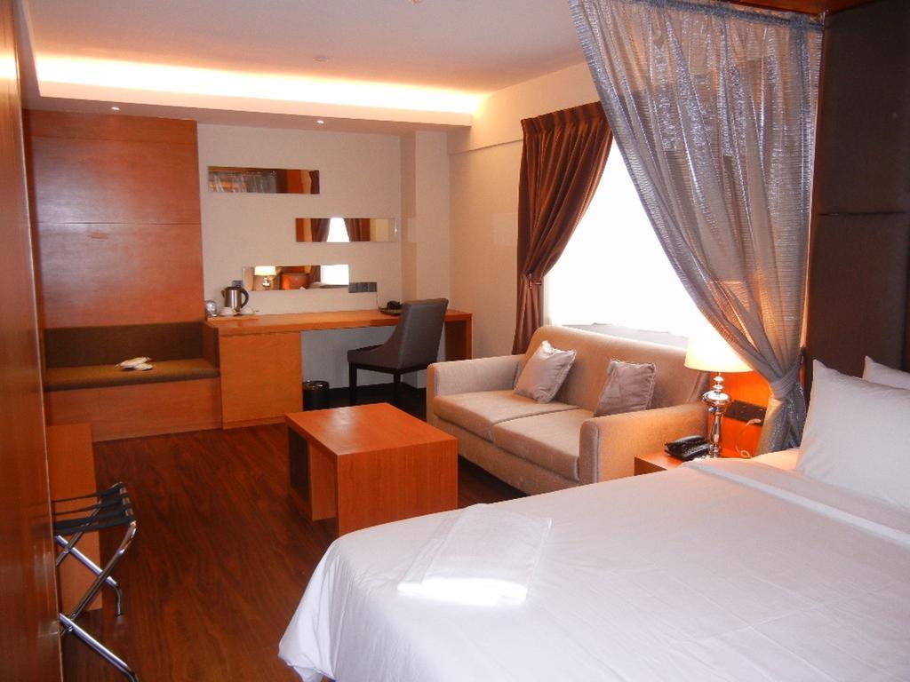 C'Haya Hotel Кота-Кинабалу Номер фото